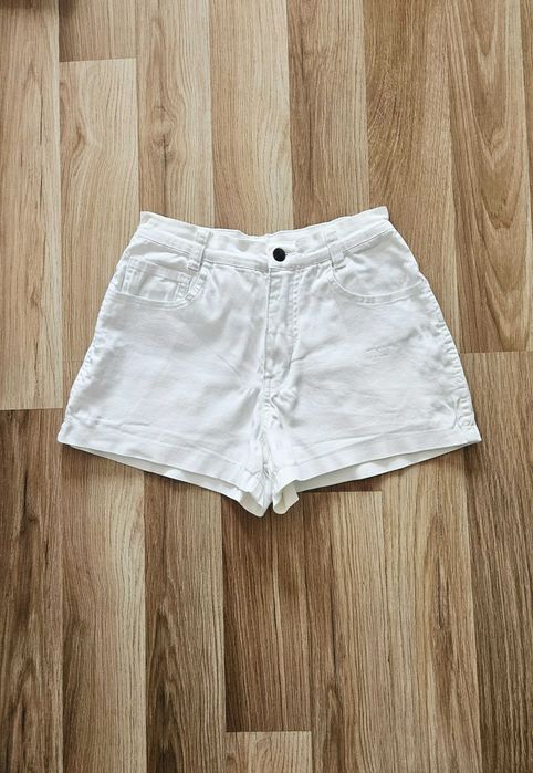 Pantaloni scurti albi de blugi