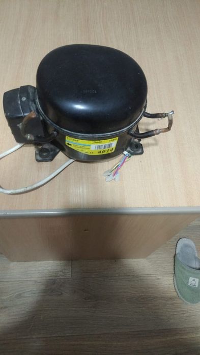 Продам компрессор на холодильник