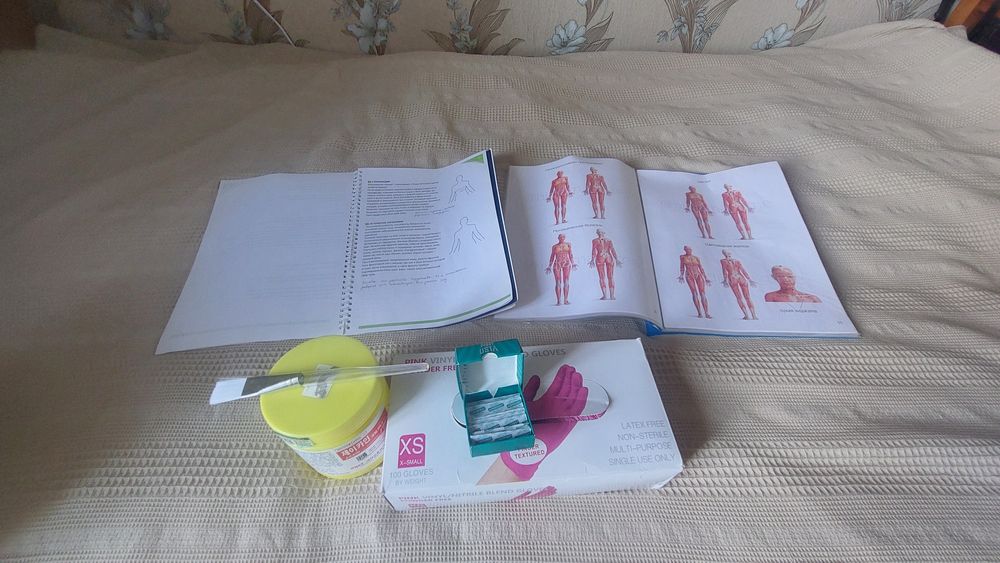 Кейс, одноразовые простыни для процедур