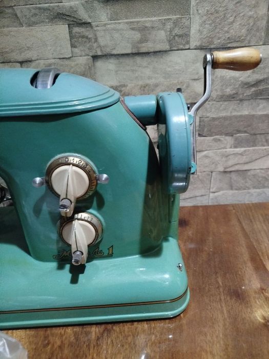 Продаю свои швейные машинки в кол- ве 3-х штук.