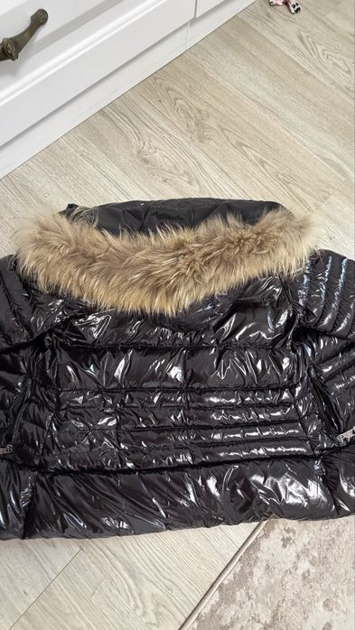 Geaca Moncler cu blana naturala