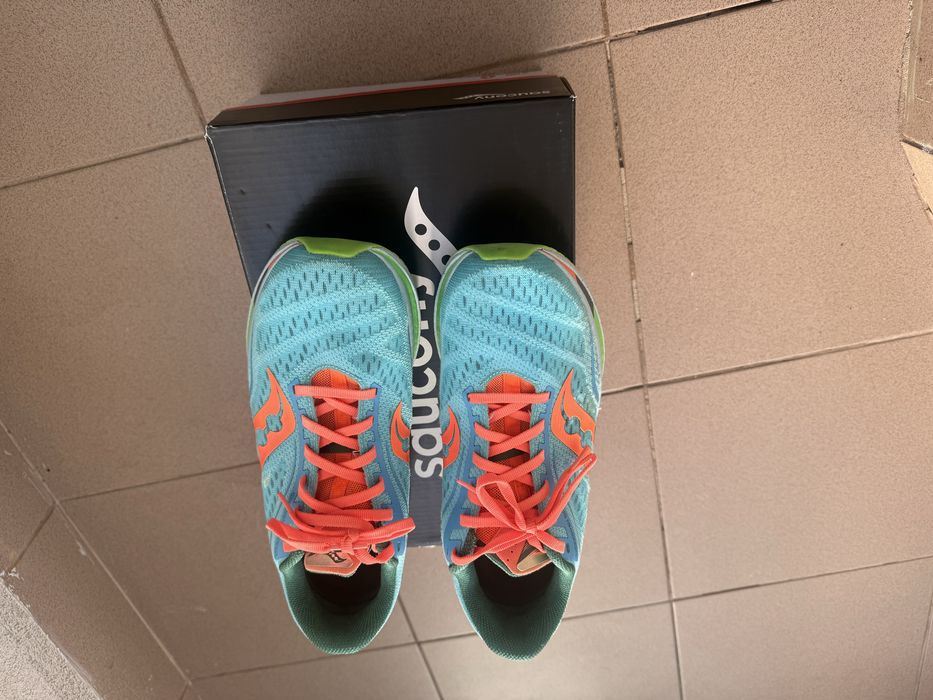 Продавам Saucony endorphin speed - 43 номер.