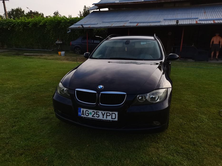 Vând BMW e91 negru