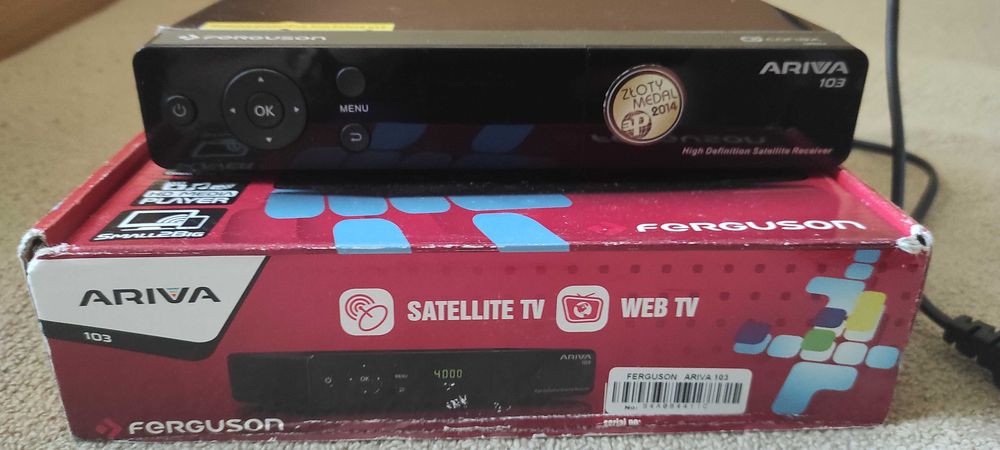 Продавам комплект сателитна антена, приемник, мотор, оборудване.