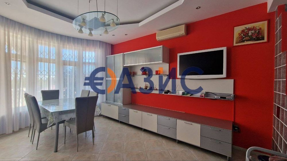 Продава се Къща в Свети Влас - 500 кв.м за 2020 €/кв.м - Снимка #12