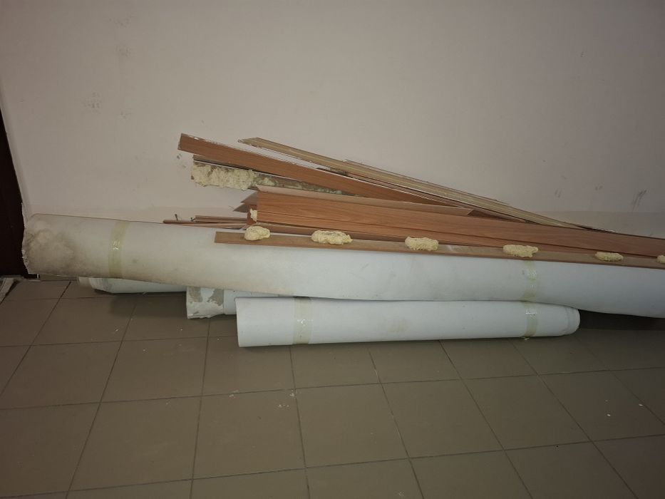 Линолеум продам б/у. Этажный дом.