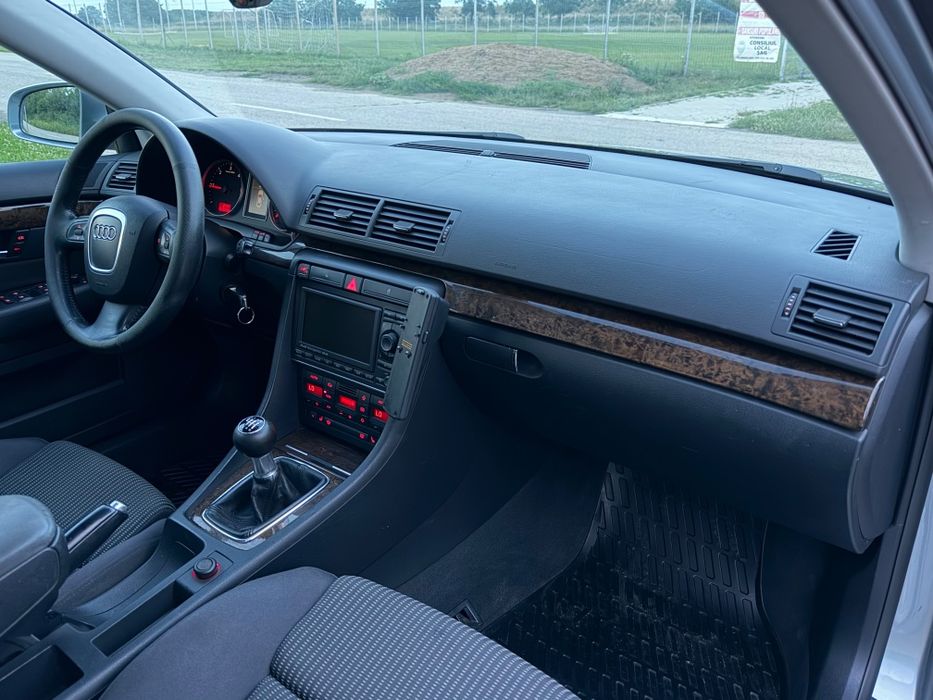 Audi A4 2.0 tdi 140cai 6trepte navigație faruri auto