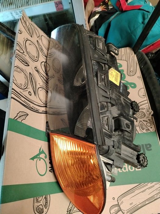 Фарове с мигачи за BMW 3 e46 - ляв и десен фар и мигач