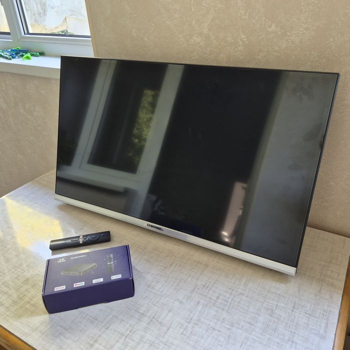SAMSUNG 32 talik televizor. Smart Box bilan