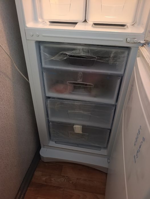 Продам холодильник