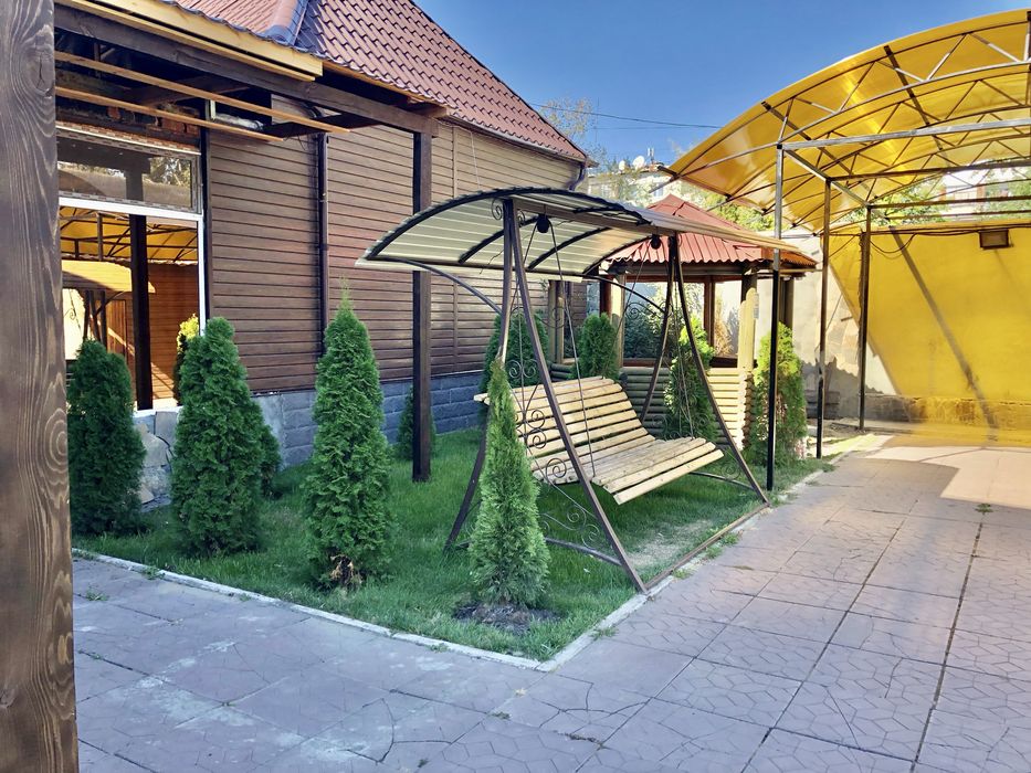 Баня с уличным бассейном