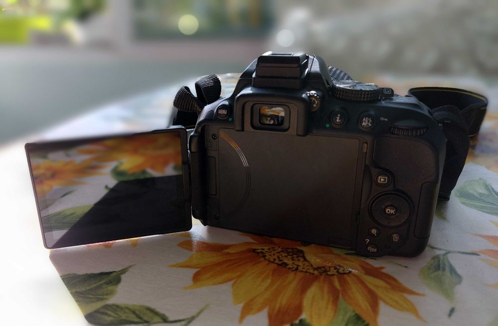 Фотоапарат Nikon D5300 + обектив Nikon 18-140mm VR