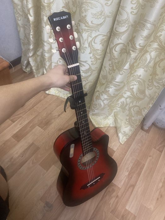 Продам гитару акустическую