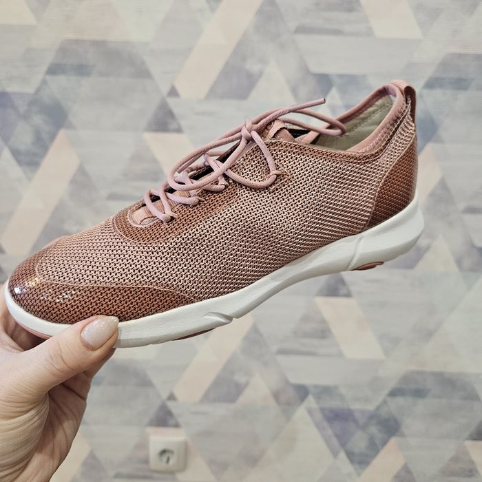 Кроссовки женские Geox