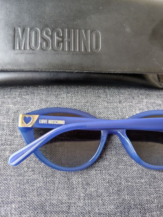 Дамски слънчеви очила love moschino