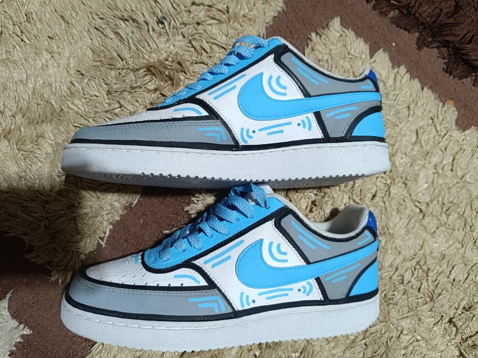 Adidași Nike vopsiți profesional