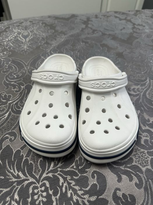 Продам кроксы новые, 2 пары