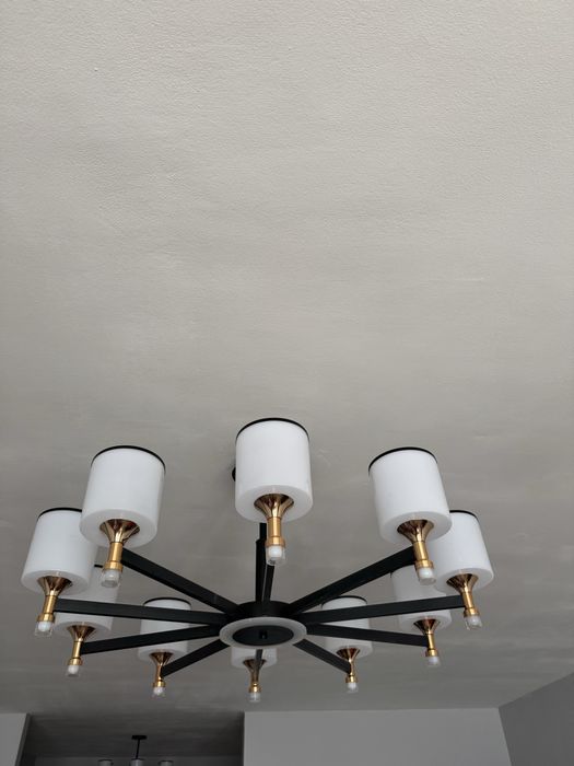 Продам две люстры