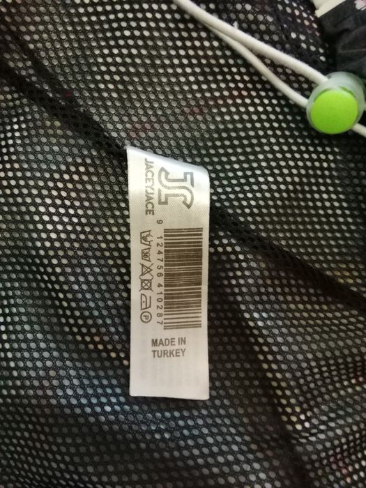 Куртка - ветровка  с капюшоном ( Турция )