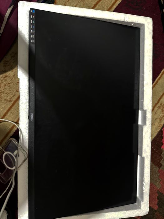Monitor sotiladi deyarli ishlatilmagan
