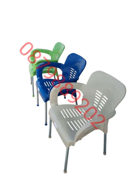 Градински стол с метални крачета