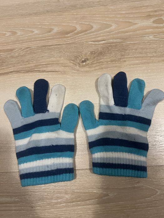 Ръкавички и шалове