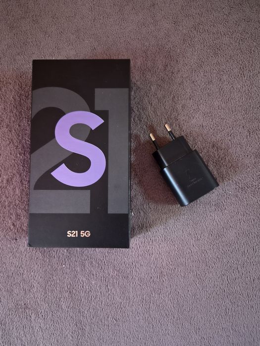 Продавам Samsung  Galaxy S21