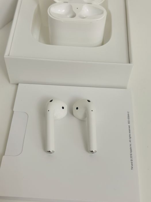 AirPods (2 поколение)