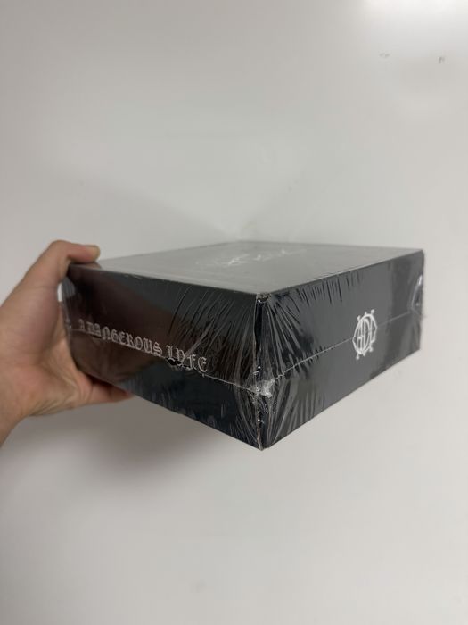 Yeat ADL set box Nike