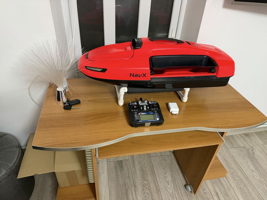 Vand novomodel navx aproape nou 2 acumulatori 18000 !!!