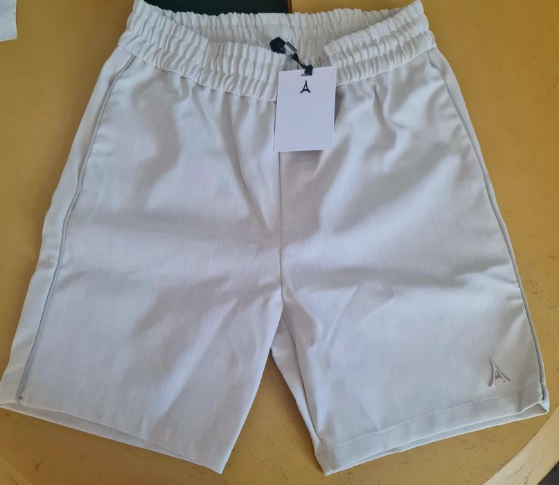 Pantaloni scurti Maniere Devoir