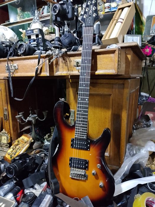 Электрогитара,в отличном состоянии