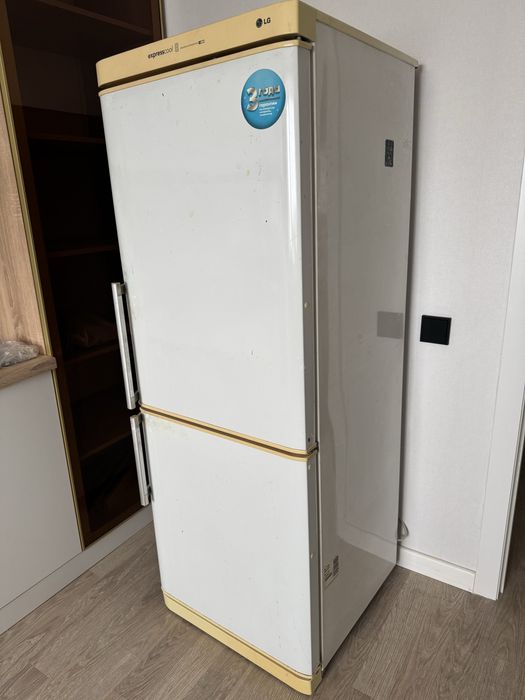 Холодильник LG, б/у, рабочий