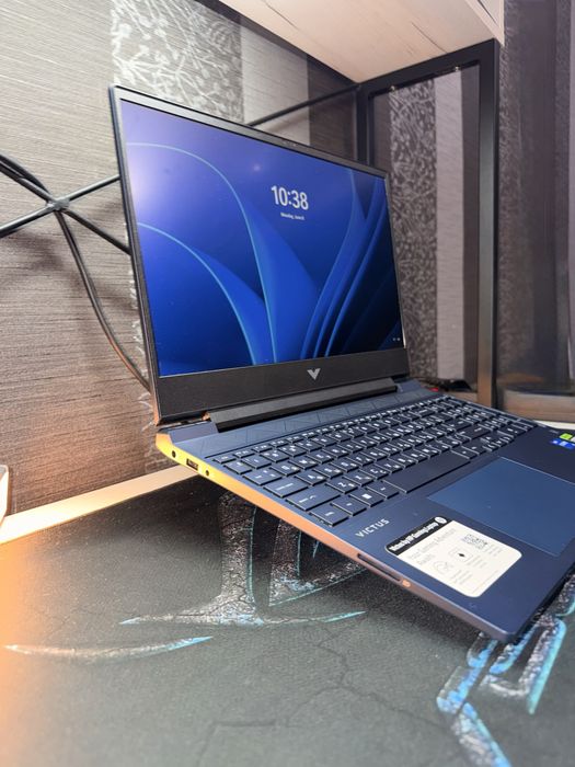 HP Victus
