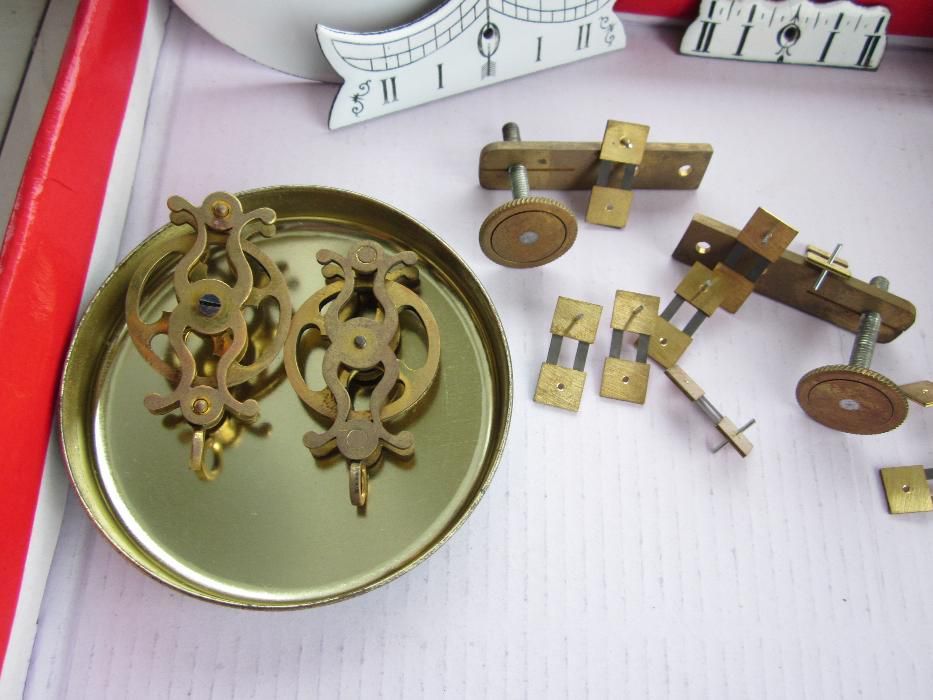 Piese pentru ceasuri de perete