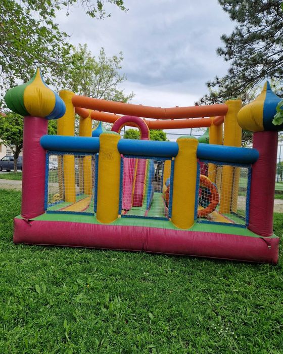 Надуваем замък Батут