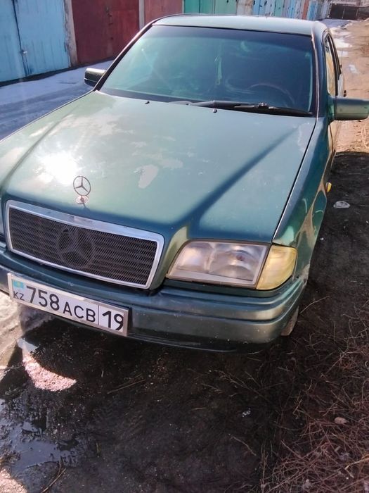 Продам машину  мерседес с180