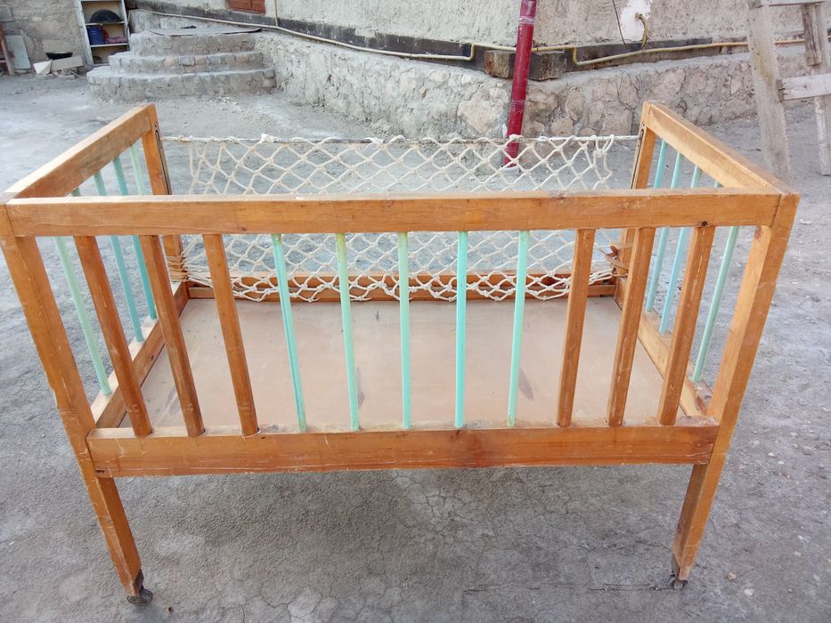 Детски краватча арзон нархда сотилади