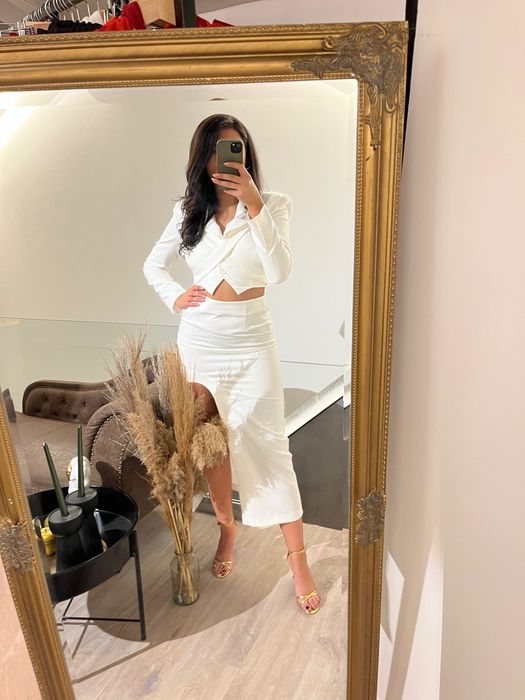 Costum alb 2 piese, sacou cu fustă
