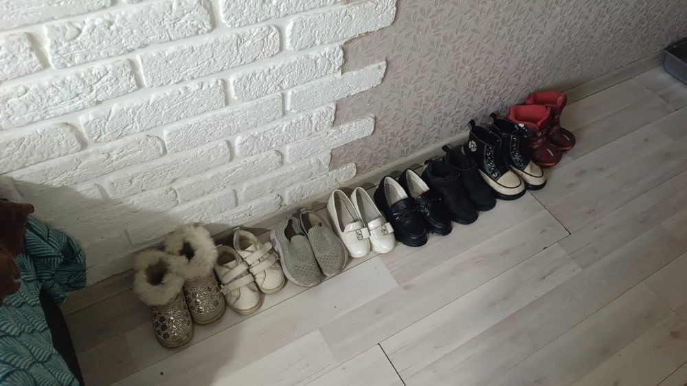 Продам детскую обувь