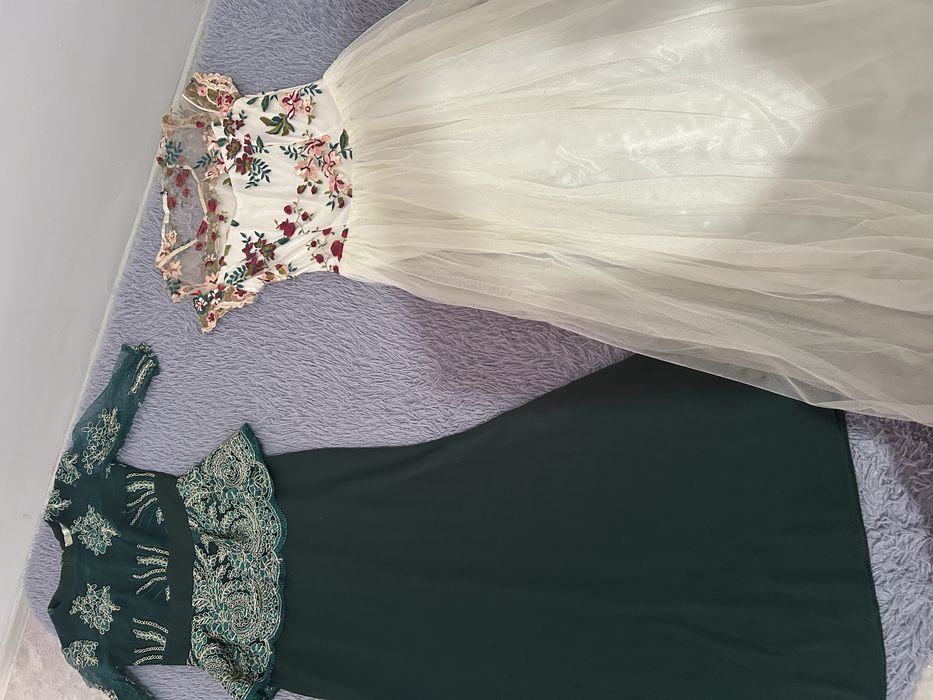 Продаеться 2 платья