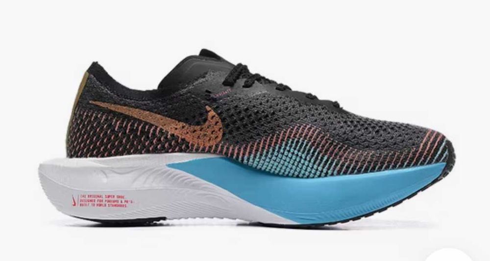 Продавам нови мъжки маратонки Nike Zoom Vaporfly next 3 black blue
