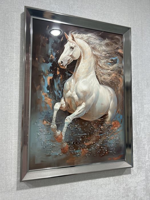 Продается картинки почти новые