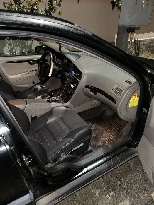 Продавам Volvo s60