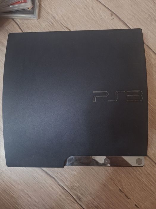 PlayStation 3 Slim 160GB + 2 Оригинални Джойстика + 10 Игри