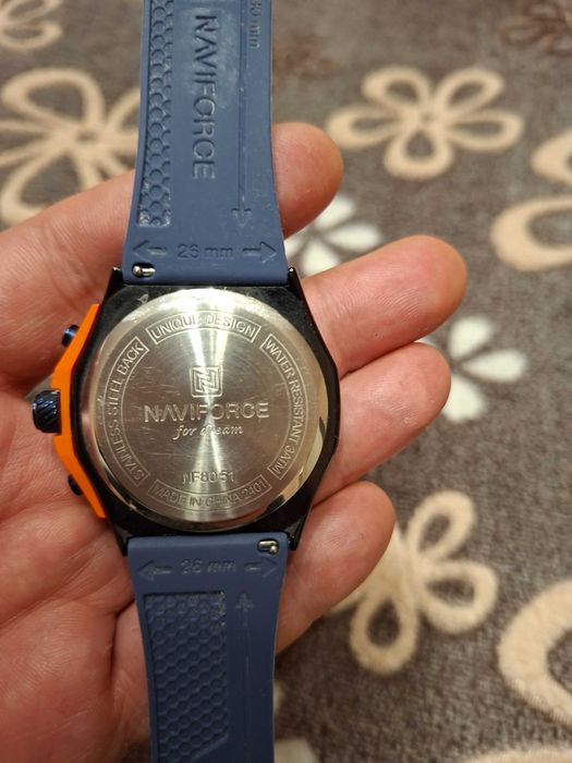 Часовници два броя нови