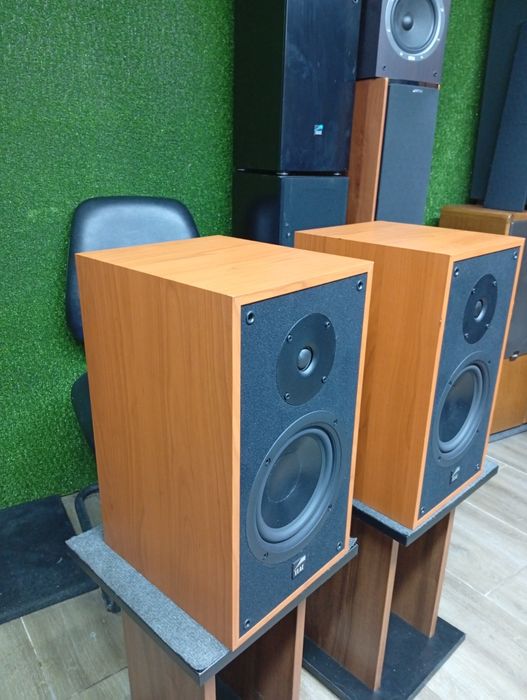 Тонколони ELAC ELT-7