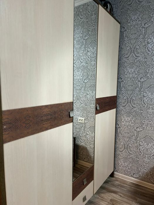 Продам спальный гарнитур