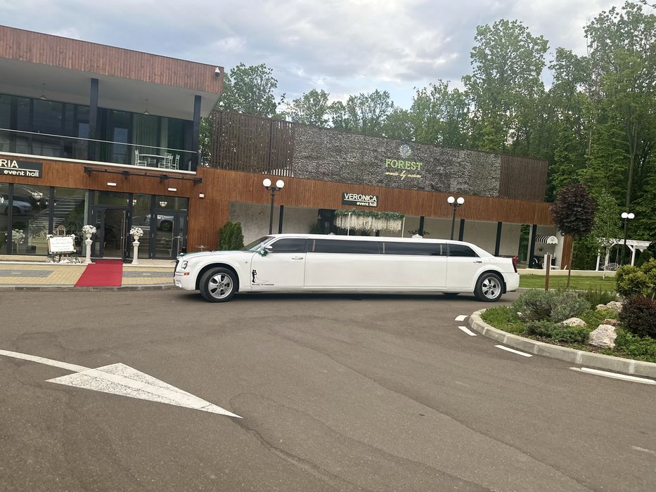 Limuzina botosani Chrysler 300 C