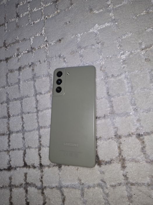 Samsung S21 FE  .